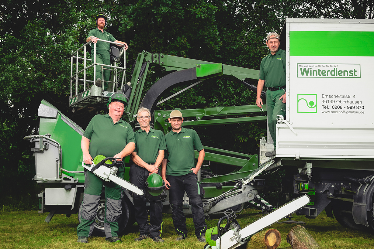 boellhoff-galabau-baumpflege-teamfoto-team-baumpflege Das Baumpflegeteam der Fira Bölhoff.